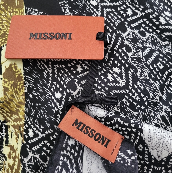 Missoni Abstract Print Name Silk Scarf Foulard, 35 Inch Square, NWT - Picture 5 of 10